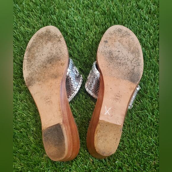 Jack Rogers Women's Silver Grey Wedge Sandals Sz 8 FLAWS - Picture 4 of 14